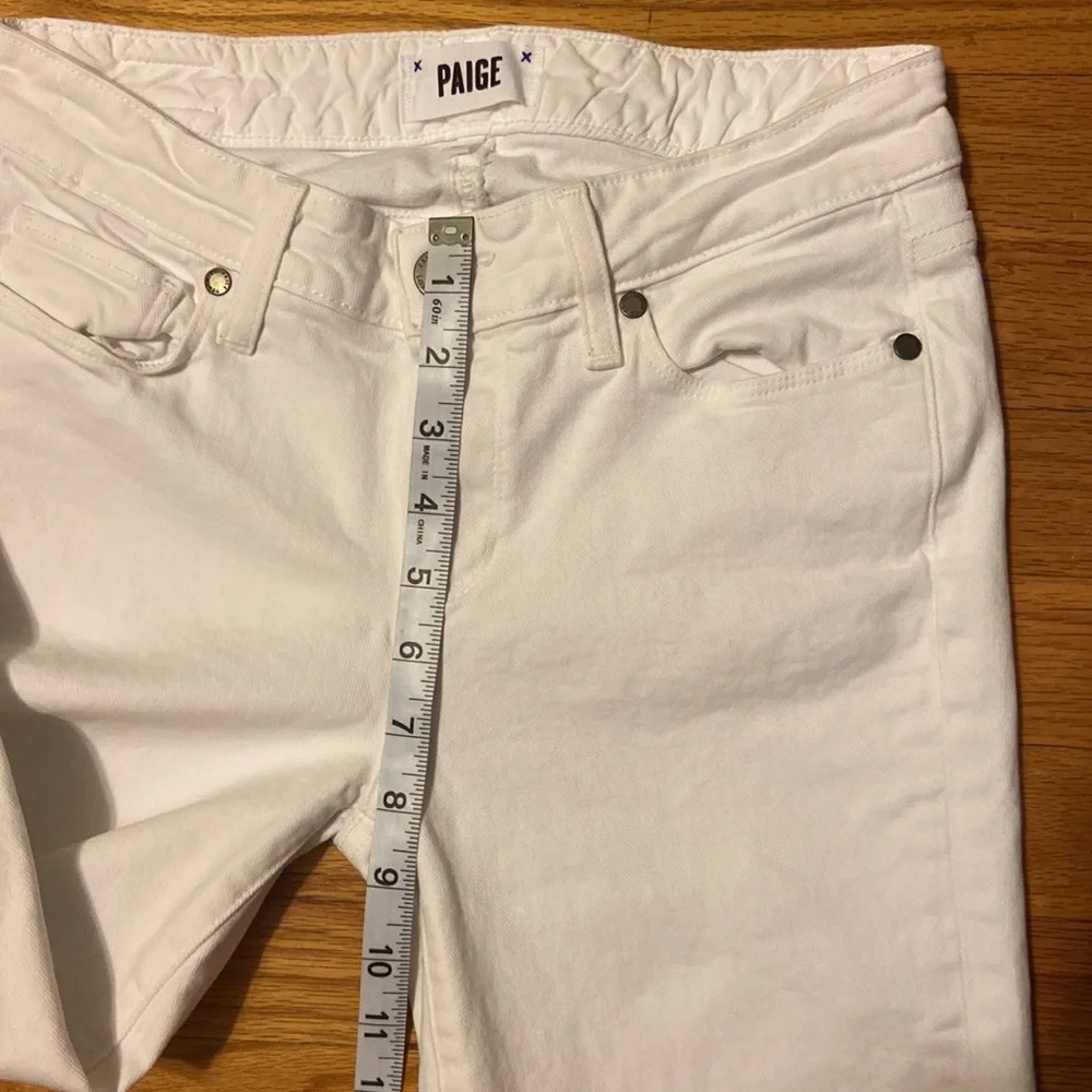 PAIGE Skyline Crop Skinny Jeans in Optic White. Size 27